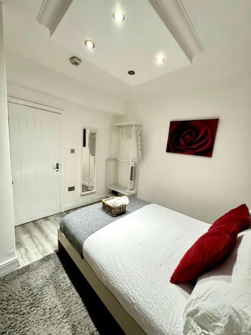 Centrally-Located Gem In Marble Arch, London Eksteriør billede