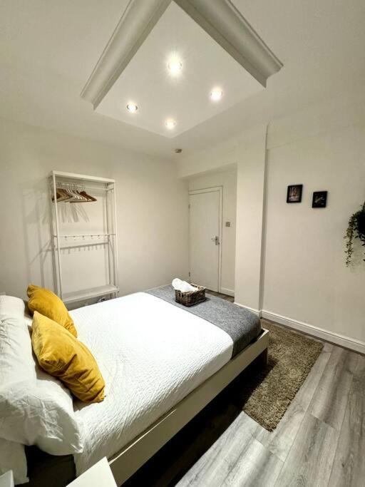 Centrally-Located Gem In Marble Arch, London Eksteriør billede